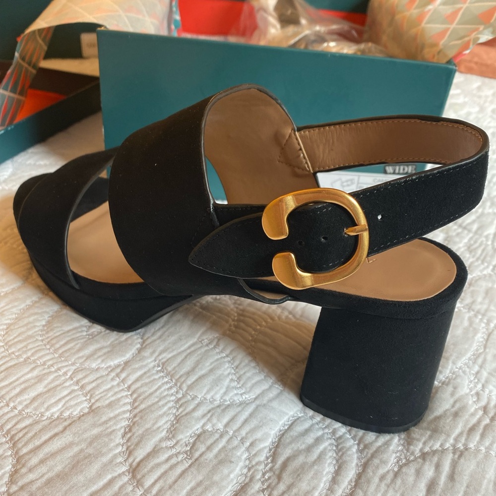 NWT AEROSOLES - Camera - WIDE Block Heel